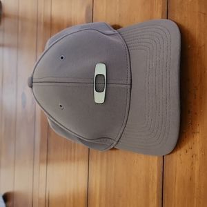 Oakley mens hat